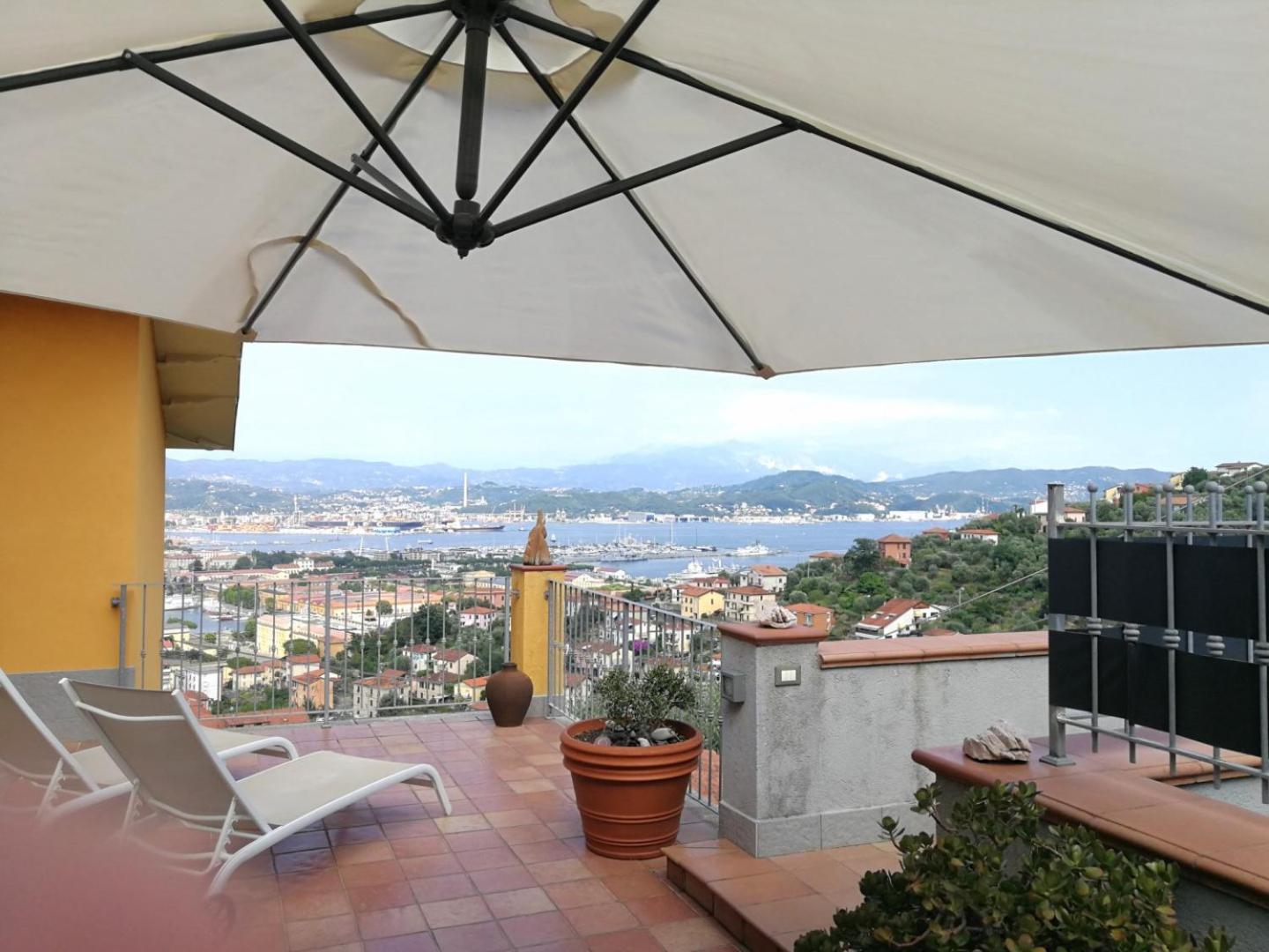 I Poggi Sul Golfo Hotel Специя Екстериор снимка