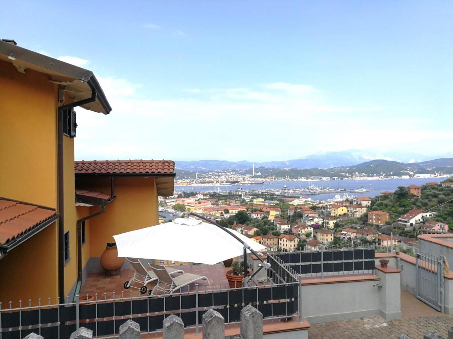 I Poggi Sul Golfo Hotel Специя Екстериор снимка
